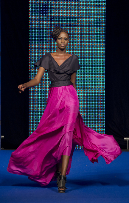 Мода Сенегала В Дакаре состоялись модные показы Dakar Fashion Week. Местные дизайнеры продемонстрировали свои новые коллекции.