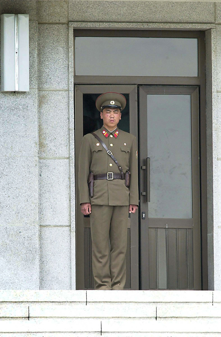 Демилитаризованная зона между Северной и Южной Кореей - самая военная в мире Смотрите все лучшее в разделе Оружие демилитаризованная зона,Южная Корея,Северная Корея