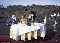 Город накроет пепел исландского вулкана Эйяфьялдаекюдль