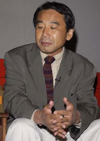 Харуки Мураками берет под опеку кенгуру в Московском зоопарке