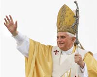 Папа Римский Бенедикт XVI вчера выступил с рождественским