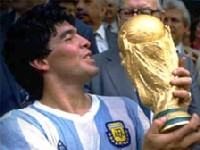 Пьяный Марадона бузил возле московской рулетки