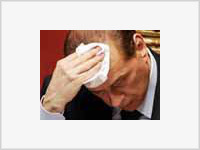 «Дон» Берлускони смог извиниться только через СМИ