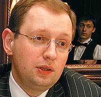 Министр экономики Украины Арсений Яценюк