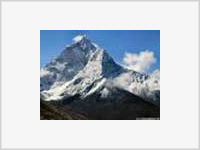 Британский альпинист смог позвонить с вершины Эвереста
