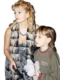 Мария с дочкой