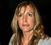 Пока Маккартни плачет, его жена развлекается