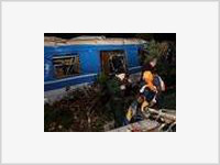 В Абакане поезд столкнулся с КамАЗом, погиб дежурный переезда