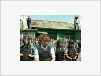 Во время пикета в Южном Бутово милиционеру сломали руку