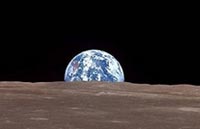 Луна обрушится на Землю