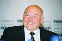 Лужков жёстко ответил мэрам-геям