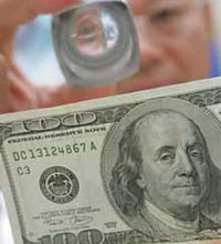 Сбрасывать доллары сейчас или ждать выгодного курса? Прогноз