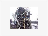 На Урале пассажирский автобус «лоб в лоб» столкнулся с КамАЗом
