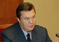 Янукович предложил помирить Россию и Польшу