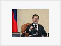 Медведев обещает бороться с монополизмом в строительстве