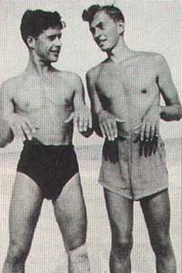 Гор Видал (справа) и Харольд Ланг, вероятно Бермудские о-ва