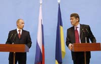 Путин и Ющенко обсудили по телефону вопросы двусторонних