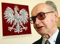 Демократия в Польше начиналась с военного положения