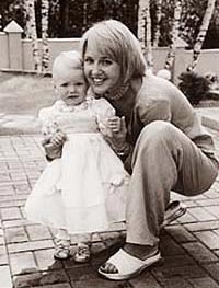 Юля с дочкой