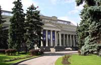 Последняя партия картин из Швейцарии уже в Москве