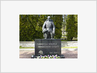 Премьер Эстонии возложил цветы к памятнику Бронзовому солдату