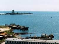 В Черное море вылилось несколько тонн нефти