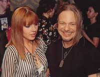 Бывший бойфренд «душит» Наталью Подольскую