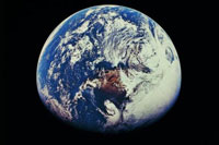 Земля тормозит