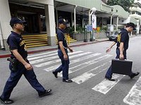 Экс-полицейский захватил автобус с туристами на Филиппинах