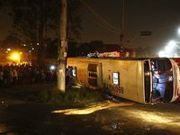 При столкновении автобуса и электрички пострадали 20 человек