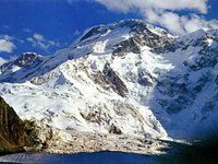 В горах Киргизии погибли три российских альпиниста
