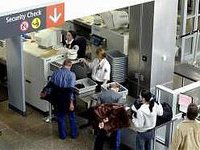 На вокзалах и аэропортах Москвы введен усиленный режим охраны