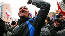 "Бунтующий запад" против "работающего Востока" 