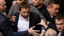 В ход идут одни кулаки: Депутаты Верховной Рады подрались после ток-шоу 