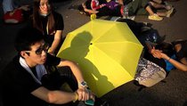 США накрывают Гонконг "революцией зонтиков"? 