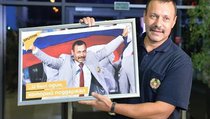 Герой Паралимпиады: белорусу, пронесшему флаг России, подарят квартиру 