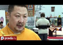 Тибетские монахи построили мандалу в Москве
